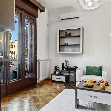 City Vibes Apartment Букурещ Екстериор снимка