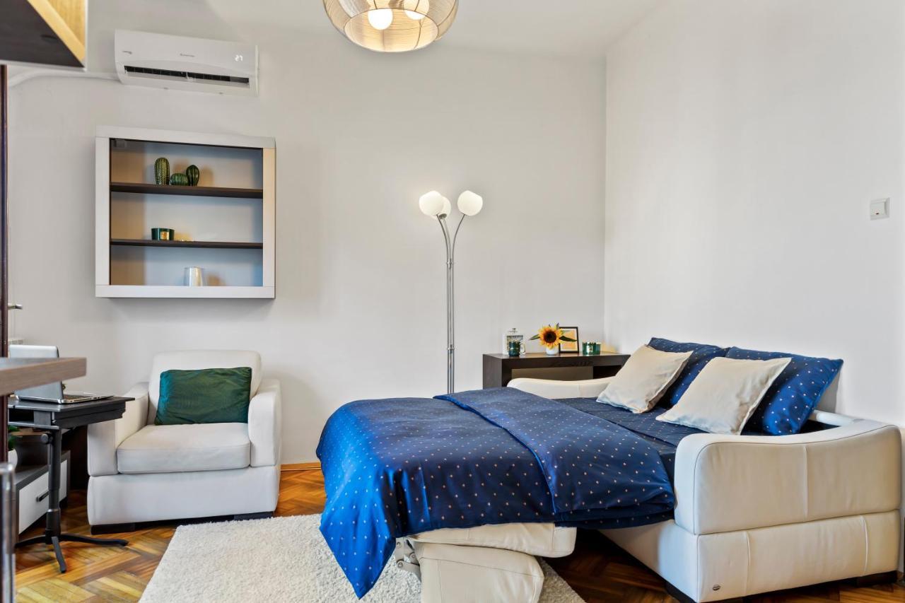 City Vibes Apartment Букурещ Екстериор снимка