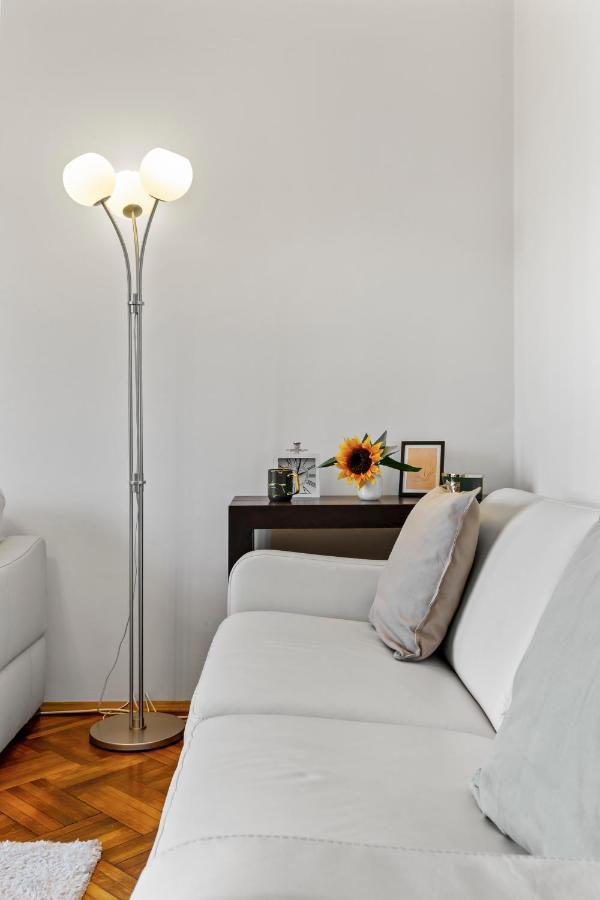 City Vibes Apartment Букурещ Екстериор снимка