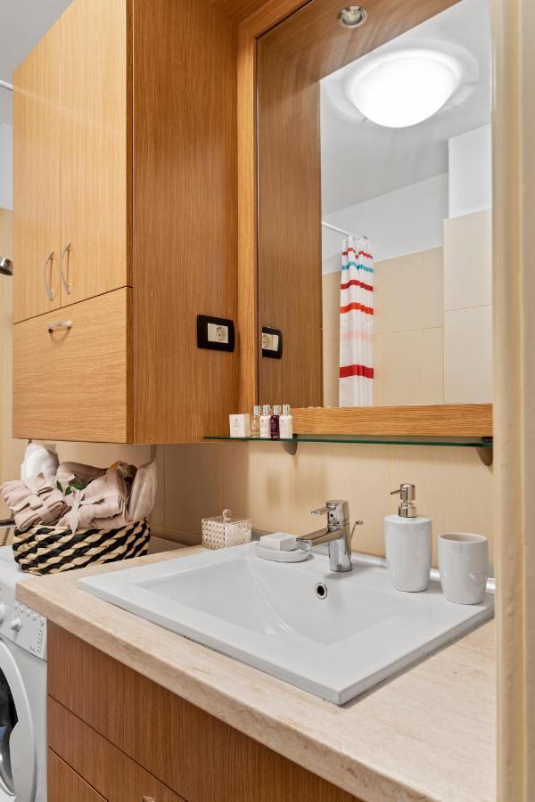 City Vibes Apartment Букурещ Екстериор снимка